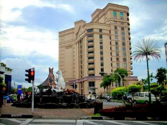 New Riverbank Suites - Waterfront Kuching City Екстериор снимка